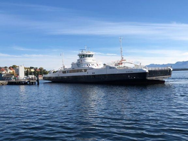Molde ferjekai nattestenges når første fartøy i sambandet testkjøres for elektrisk drift