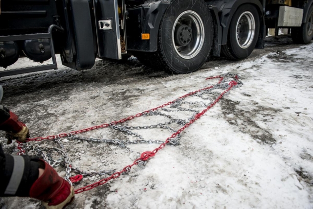 Ni kjøreforbud og promille