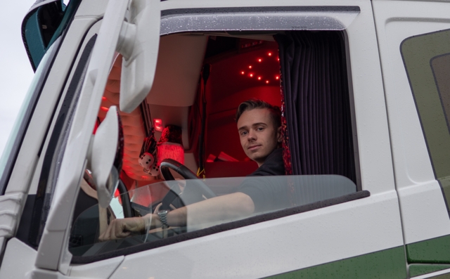 Ung i transport: – Det er lastebil som er den store fritidssysselen min