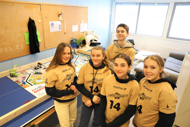 Niende-klassinger lager kabotasje-app