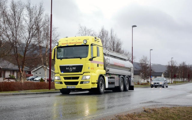 Melkebiler med blålys