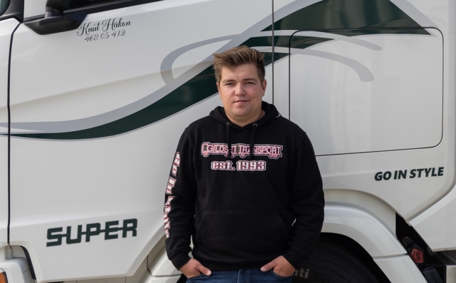 Skulle egentlig ta over gården, men ville heller kjøre lastebil