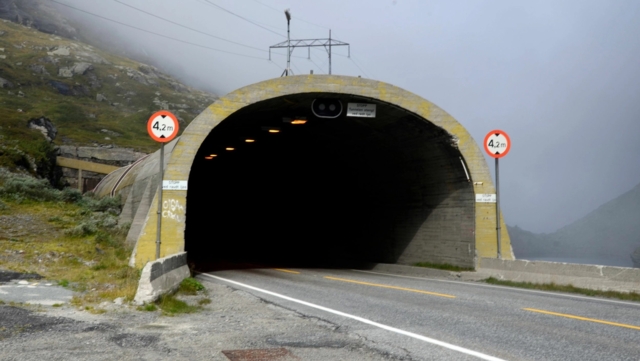 Regjeringen setter av penger til ny  Røldalstunnel 