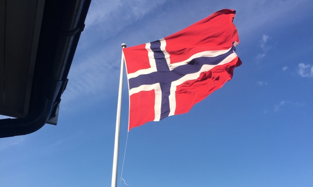 Krav på lønn 1. og 17. mai og andre bevegelige helligdager?