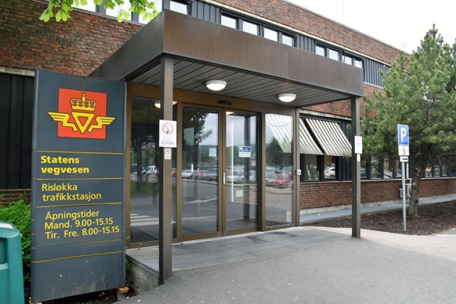 Trafikkskolene bekymret for lange ventetider utover året