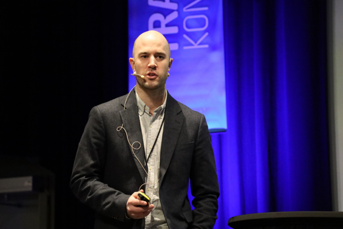 ENORM ETTERSPØRSEL: Avdelingsleder i Elvia, Simon Årdal Aarseth, forteller at de forespørslene de har inne tilsvarer det dobbelte av makskapasiteten på 7200 MW. Foto: Elisabeth Nodland