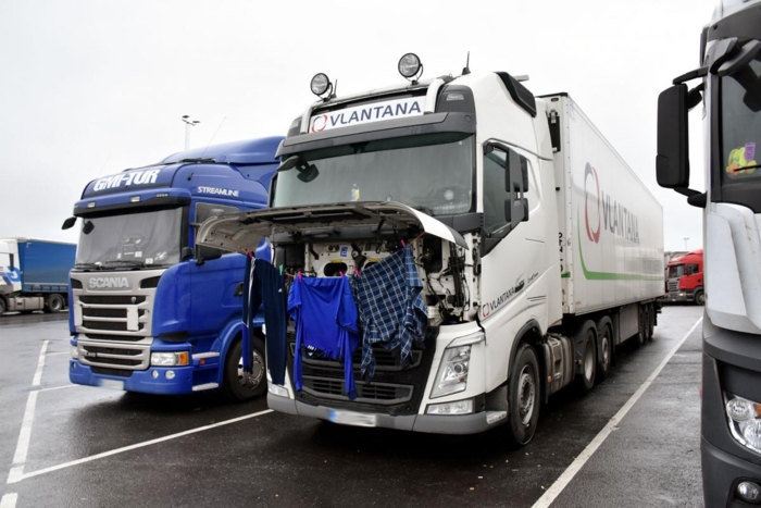 Alle sjåfører som kjører internasjonal transport skal gis mulighet til hjemreise hver tredje uke. Foto: Stein Inge Stølen