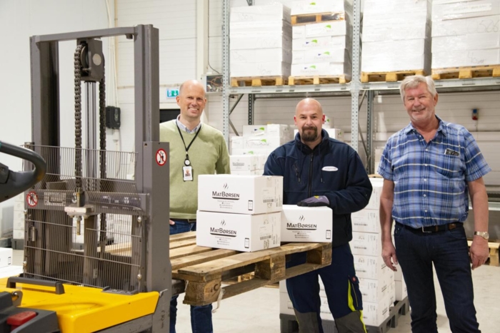 YRKESSTOLTHET: Lokalet er strøkent, og stemningen god blant de ansatte. Foto: Jamieson Pothecary