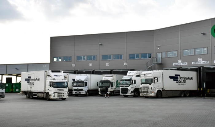 Blomsterfrakt Øst teller nå 22 ansatte fordelt på 16 biler, som driver frakt av blomster over hele Østlandet. Foto: Stein Inge Stølen