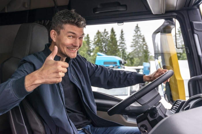 GODKJENT: Testsjåføren Knut Gravråk er imponert over utviklingen hos MAN. Foto: Jamieson Pothecary