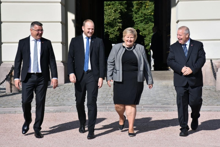 Samferdselsminister Jon Georg Dale sender nå inn et lovforslag som åpner for utvisning av utenlandske sjåfører som bryter vegtrafikkloven. Foto: Stein Inge Stølen