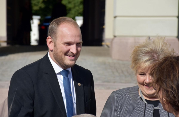 Jon Georg Dale har store sko å fylle når Ketil Solvik-Olsen nå forlater statsrådposten. Men han kommer slett ikke uforberedt på rollen. Foto: Stein Inge Stølen