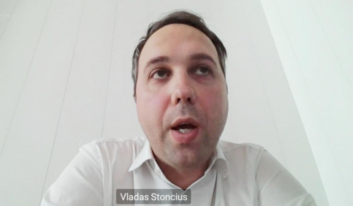 Tidligere daglig leder og styreleder i Vlantana Norge, Vladas Stoncius Junior, avga partsforklaring via videolink denne uken. Foto: Skjermdump fra videolink