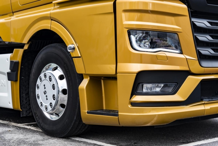 MINDRE LUFTMOTSTAND: Nye MAN TGX har mange utvendige detaljer for forbedret aerodynamikk og lavere forbruk. Foto: Jamieson Pothecary