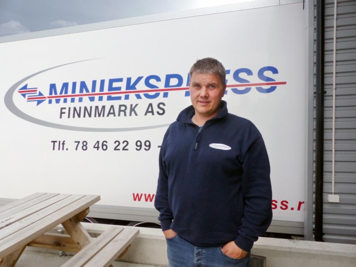 Avdelingsleder Roy Tore Mathisen i Miniekspress håper det snart blir åpnet for bruk av modulvogntog mellom Tromsø og Lakselv. Foto: Odd Hugo Pedersen