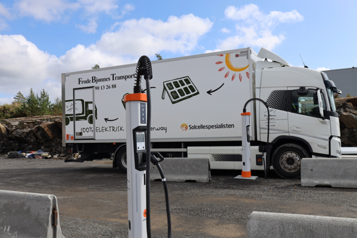 Ladingen går smertefritt. Foto: Elisabeth Nodland