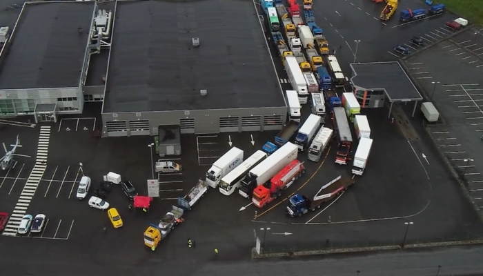 KONVOI: Her starter konvoien fra Bergen til Voss. Foto: Christer Halsøy