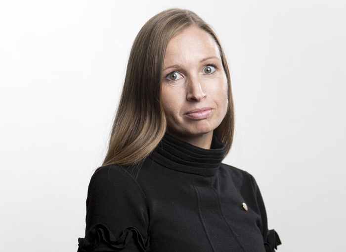 Byråden for klima, kultur og næring i Bergen, Julie Andersland (V), ønsker å redusere køene i Bergen. Samtidig åpner hun for miljødifferensierte bompenger. Foto: Vidar Langeland / Bergen Kommune