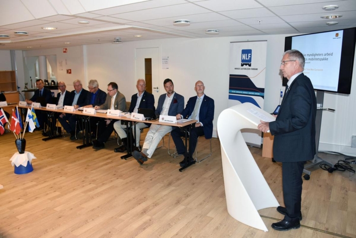 Vegdirektør Terje Moe Gustavsen taler til NLA-forsamlingen. Foto: Stein Inge Stølen