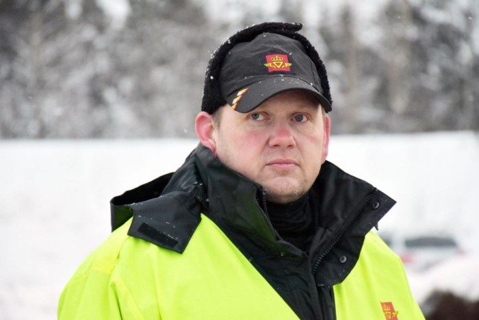 Ove Mareno Skogheim er en av kontrollørene i faggruppen på Jessheim. Han er åpen på at mange aktører bevisst sniker seg unna kontroller, både fysisk ved å kjøre omveger og ved å trikse med dokumentasjonen. Foto: Stein Inge Stølen