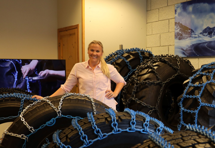 VIKTIG FOR REKRUTTERINGEN: Ingunn Flom, daglig leder i Flom Kjetting, mener Kjetting NM er en god måte å vise frem bransjen på i tillegg til å være en god rekrutteringsarena. Foto: Elisabeth Nodland