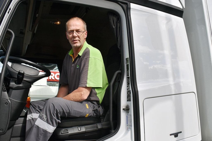 Etter en dag med varierte transportoppdrag i hovedstaden frakter Jens Ivar blomster ut til Hønefoss. Foto: Stein Inge Stølen