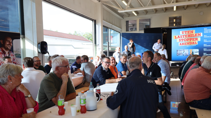 GODT OPPMØTE: Mange medlemmer har tatt turen til Stoa for å være med på NLFs medlemsmøte. Foto: Elisabeth Nodland