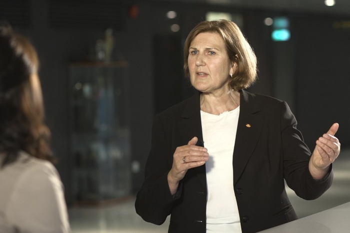 TAR ANSVAR: Vi har gjort feil. Det skal ikke skje igjen, sier vegdirektør Ingrid Dahl Hovland om funn av feilvurderinger om Tretten bru i en ny uavhengig gjennomgang. (Foto: Bård Gudim)