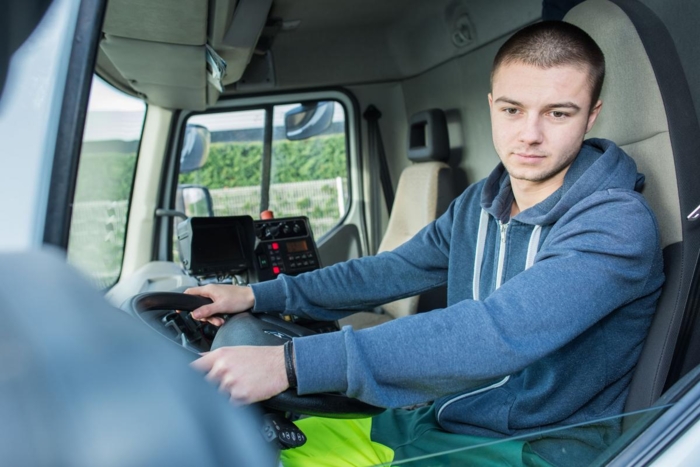 Hvordan får vi flere sjåfører bak rattet? Bli med på diskusjonen under seminaret «Wanted: Lastebilsjåfører!». Illustrasjonsfoto: Colourbox