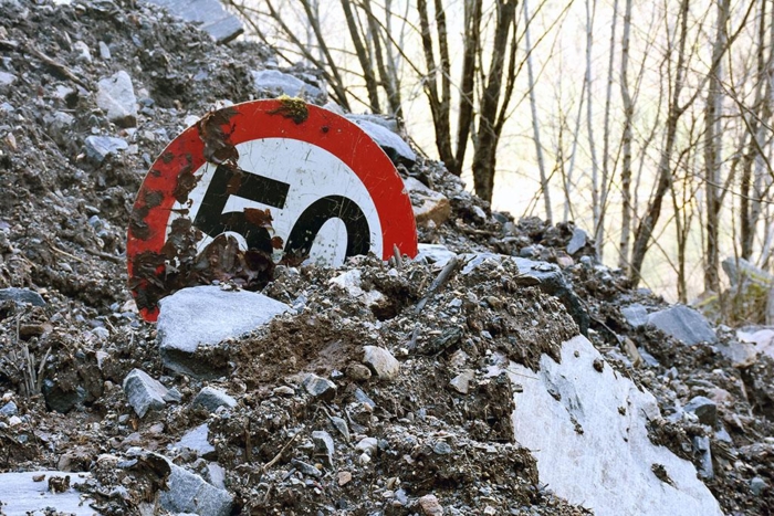 Mer uforutsigbar nedbør gir ras på nye steder. Derfor må man være ekstra årvåken når man ferdes på vegen når det styrtregner. Illustrasjonsfoto: Stein Inge Stølen