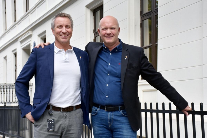 Eivind Karikoski (t.v.) og Jens Olaf Rud underviser sjåfører, bedriftseiere og transportkjøpere i Fair Transport-programmet. Foto: Stein Inge Stølen