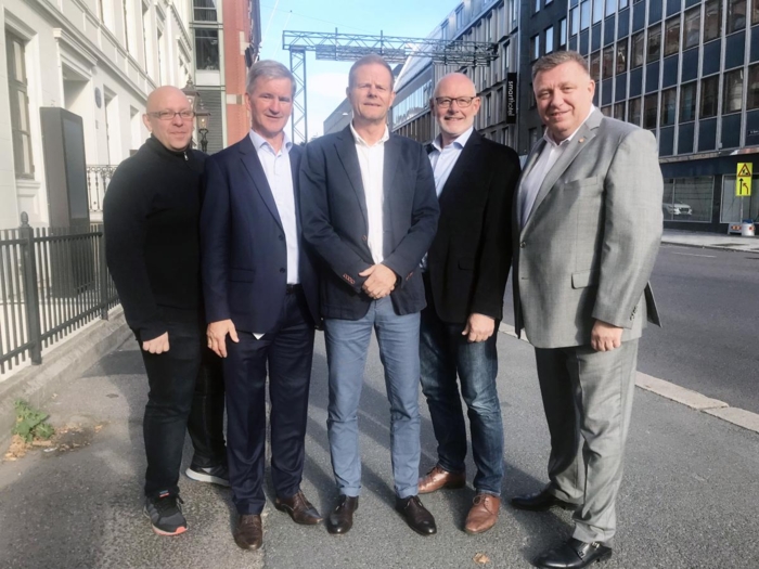 Fra venstre: Jo Eirik Frøise, prosjektleder for konferansen Transport & Logistikk 2019, Trond Andersen, prosjektleder messe, Norges Varemesse, Are Kjensli, administrerende direktør i NHO Logistikk & Transport, styreleder Hans Otto Vestli, Påbyggergruppen i Norsk Industri og Geir A. Mo, administrerende direktør i Norges Lastebileier-Forbund. Foto: Kjell Olafsrud