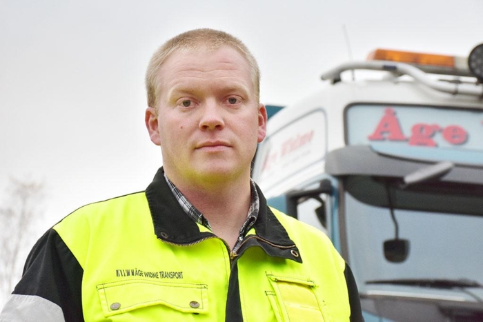 Kollegahjelpen var på plass like etter at ulykken hadde inntruffet. Da fikk Cato hjelp til å bearbeide opplevelsene og komme seg tilbake bak rattet så fort som mulig. Foto: Stein Inge Stølen