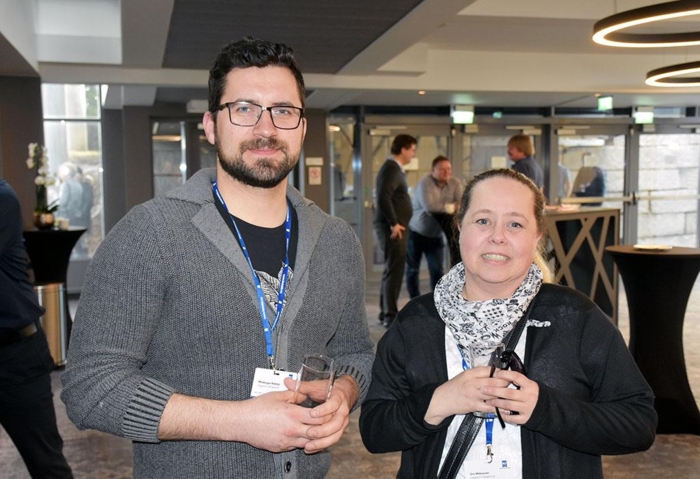 Mindaugas Rekstys og Gro Mekiassen er ansatt i CargoTron og trives godt. Her fra NLFs Tariff- og arbeidsgiverkonferanse tidligere i år. Foto: Stein Inge Stølen