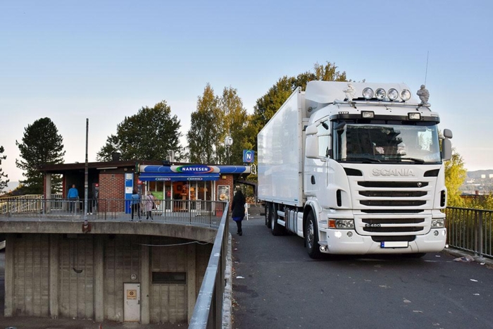 Det er verdt å tenke på at denne lastebilen erstatter tre mindre lastebiler eller nitten varebiler. Illustrasjonsfoto: Stein Inge Stølen
