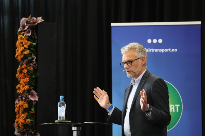 - Det at foretakene også får gebyr, mener vi vil bidra til likere konkurransevilkår i transportbransjen og bedre arbeidsvilkår for førerne, sier Kjetil Wigdel. Foto: André Kjernsli