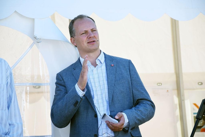 Ketil Solvik-Olsen viet mye tid til lastebileierne og virket svært lydhør for bransjens utfordringer. Foto: Stein Inge Stølen