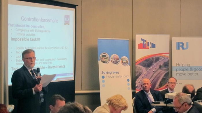 NLFs viseadministrerende direktør og leder for politikk gjorde rede for utviklingen i Norge. Foto: NLA