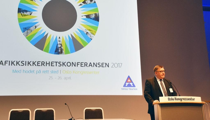 - Selv når bilene er tryggere enn noen gang og førerstøttesystemene hjelper oss i stadig flere situasjoner, blir mennesker hardt skadet og drept i trafikken. Det handler om dårlige holdninger, forteller Geir A. Mo. Foto: Stein Inge Stølen