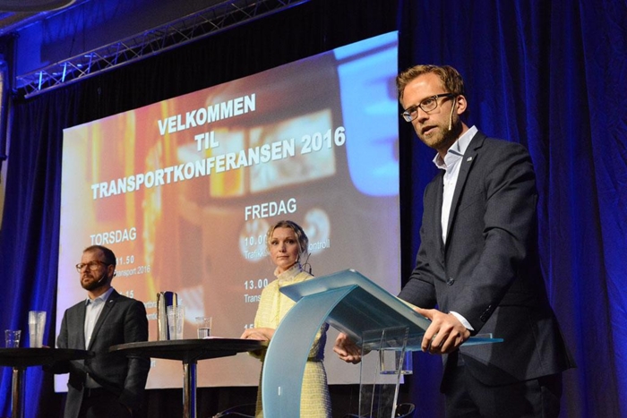 Nikolai Astrup (H) holder sitt innlegg. Foto: Stein Inge Stølen