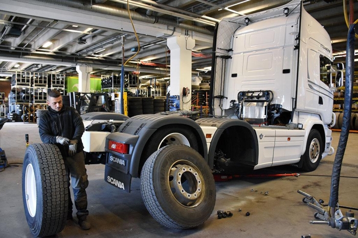 Det blir lettere å planlegge dekkskift og holde oversikt over alle kostnader knyttet til dekkslitasje gjennom Dekkmanns FleetFox. Foto: Stein Inge Stølen