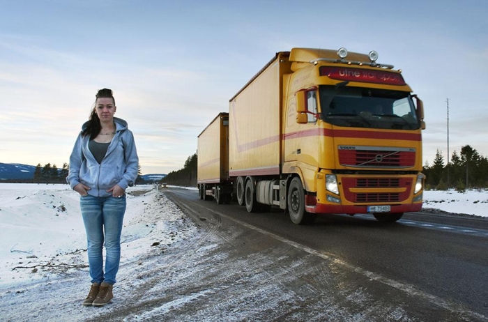 Nå kjører Tonje nattdistribusjon og får bryne seg på mange tøffe utfordringer. Foto: Stein Inge Stølen