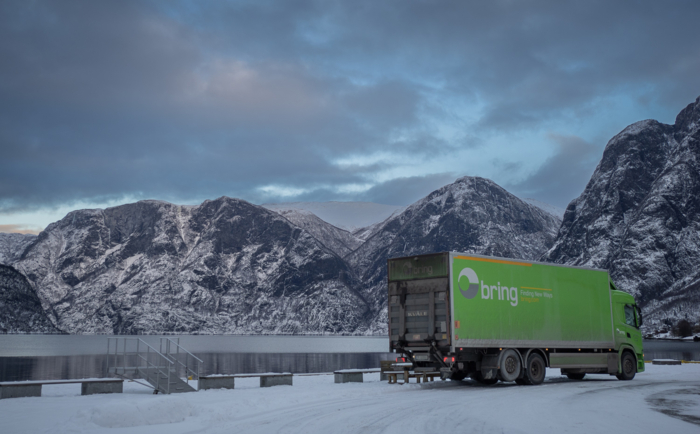 PUST I BAKKEN: Pause i storslåtte Aurland – kjøre- og hviletiden må passes. Foto: Jan Egil Sandstad